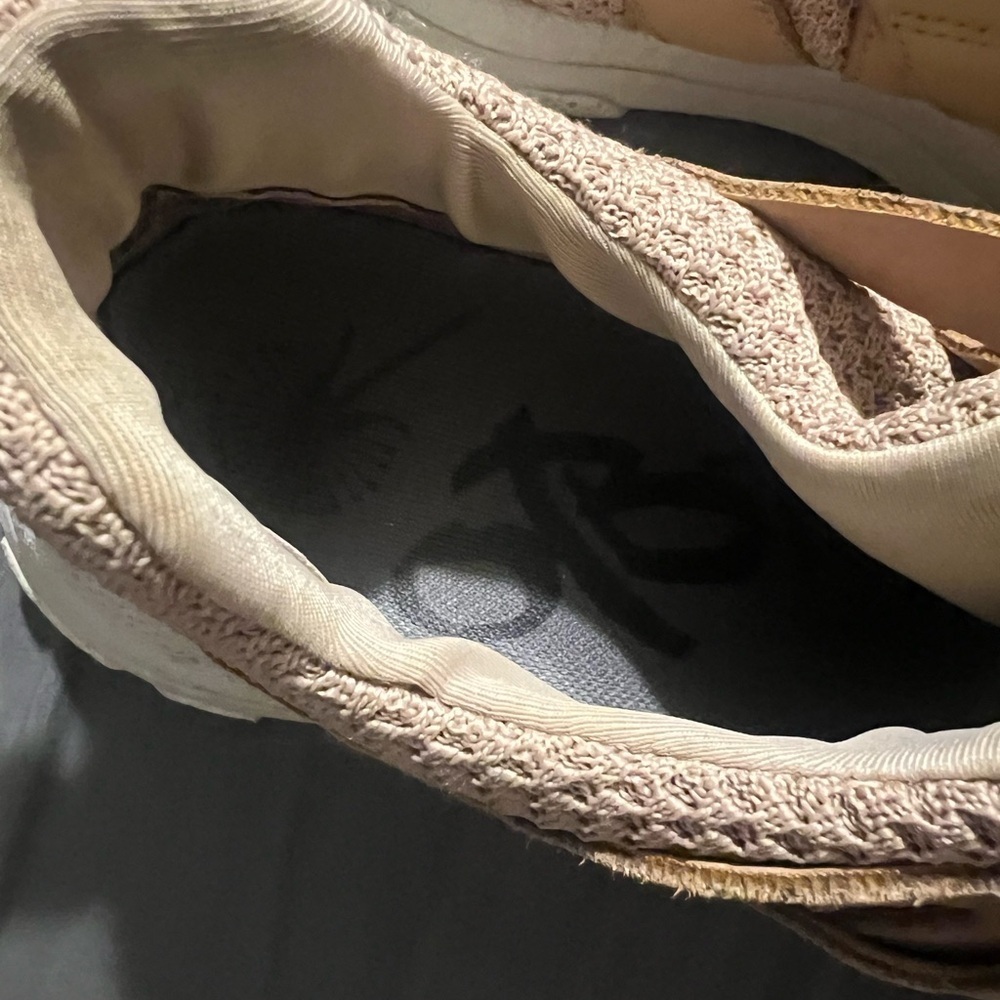 OTBT Tan and Cream Sneakers with Knit Texture - Picture 6 of 7